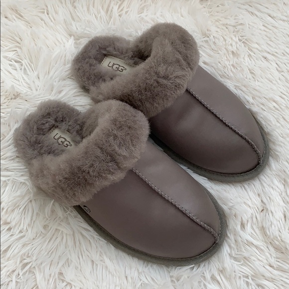 Authentic UGG scuffette 2 satin slippers - Picture 2 of 8